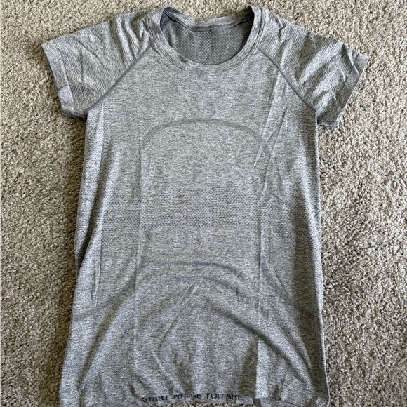 👚Lululemon Swifty Tech 2.0 size 10 grey-NEW - Picture 1 of 4